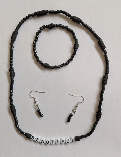 Zwarte kralen ketting set
