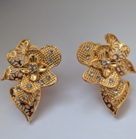 Gouden dubai set met sierstenen