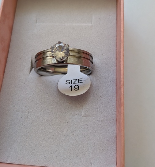 Sierlijke ring met zirconia siersteen