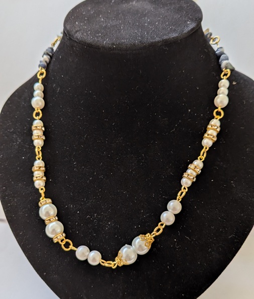Gouden ketting met natuursteen Gouden ketting met natuursteen