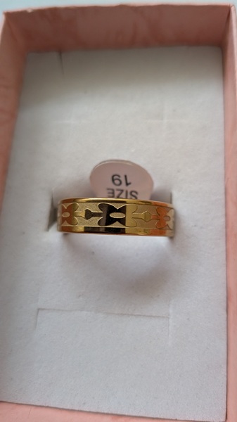 gouden ring met bloem motief gouden ring met bloem motief