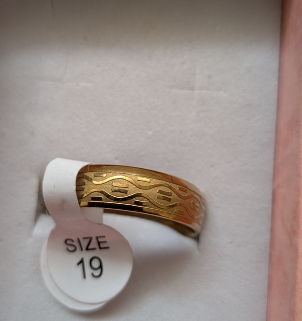 vergulde ring met circle vergulde ring met circle