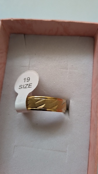 Vergulde ring halve maantjes