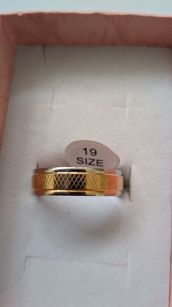 vergulde ring met kruisjes