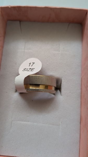 vergulde ring ruw en goud